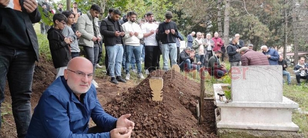 Necati Erol Defnedildi