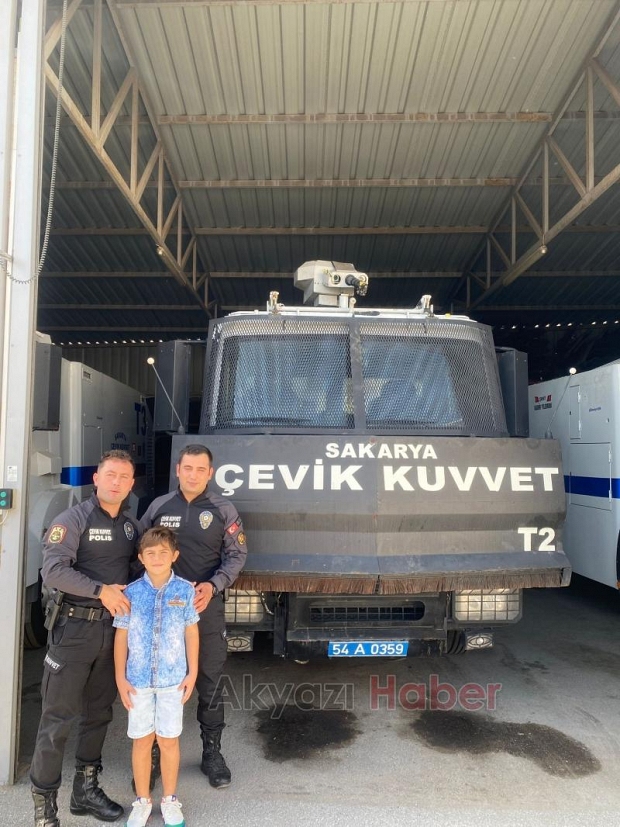Şehit polisin oğluna unutulmaz bir gün yaşattılar