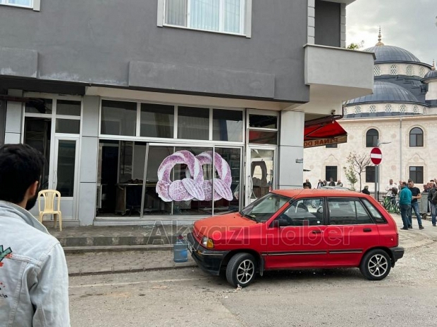 Akyazı'da simit fırınında patlama