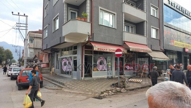Akyazı'da simit fırınında patlama