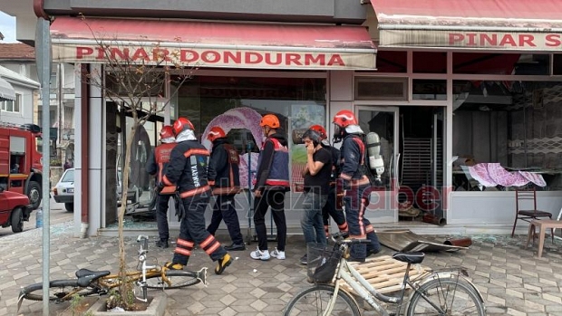 Akyazı'da simit fırınında patlama