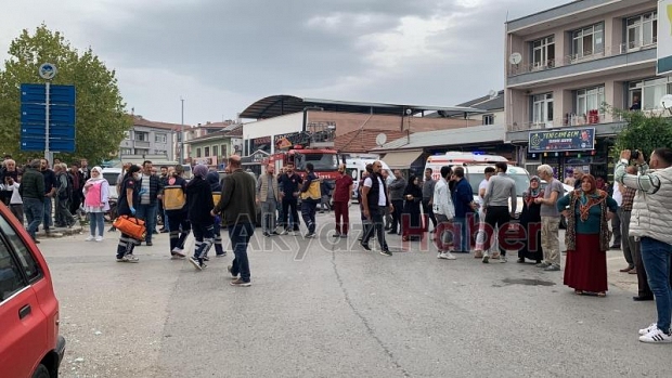 Akyazı'da simit fırınında patlama
