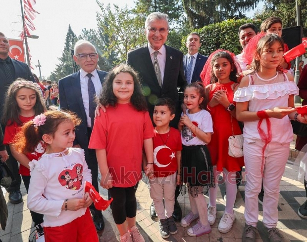 Ekrem Yüce 100. yıl coşkusuna ortak oldu