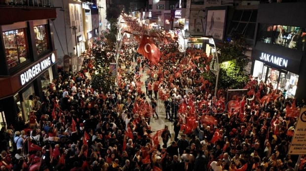 Sakarya'da muhteşem Fener Alayı