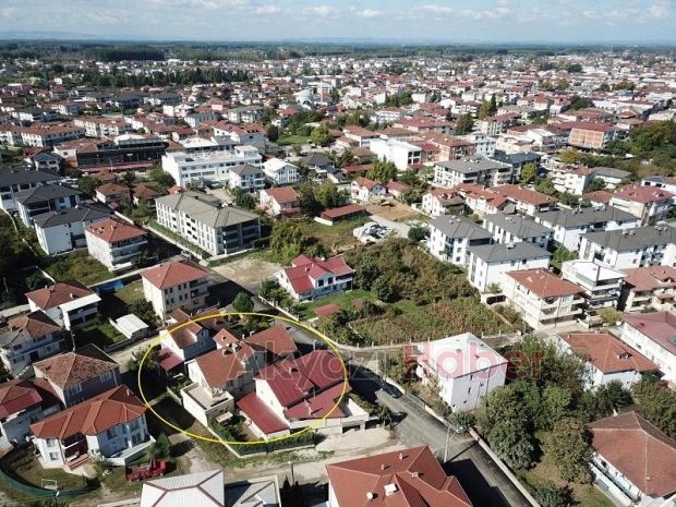 Merkezde, Değerli Konumda 3 Katlı Müstakil Ev!