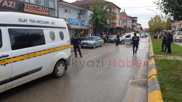 Araçtan seslendiği kişiyi silahla vurdu