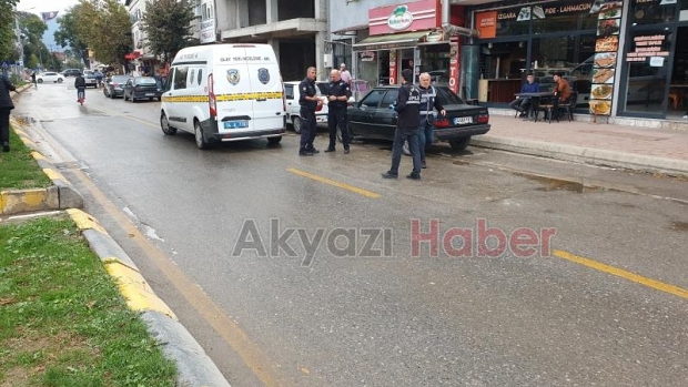 Araçtan seslendiği kişiyi silahla vurdu