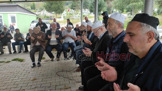 Kazime Baştan denfedildi.