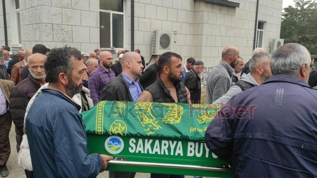 Kazime Baştan denfedildi.