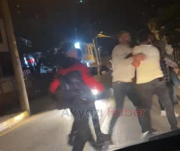 Gençler kavga etti