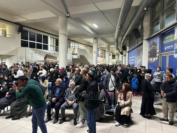 Sakarya’da umre kafilesi dualarla uğurlandı
