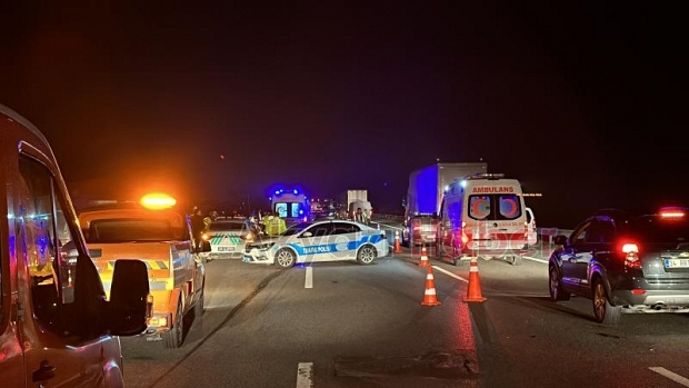 Otoyolda otomobilin çarptığı kişi öldü