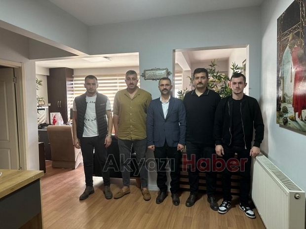 Ülkü Ocakları yönetiminden Akyazı Haber'e ziyaret
