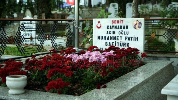 Şehit Kaymakam Safitürk, vefatının 7’nci yılında kabri başında anıldı