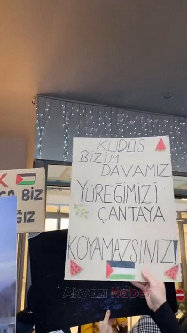 Filistin atkısı ile AVM'ye alınmadı