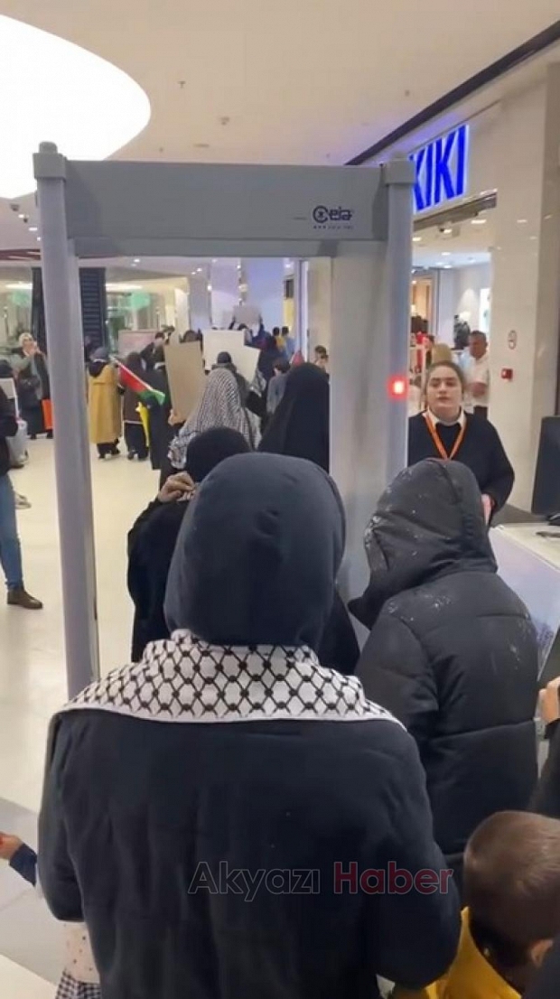 Filistin atkısı ile AVM'ye alınmadı