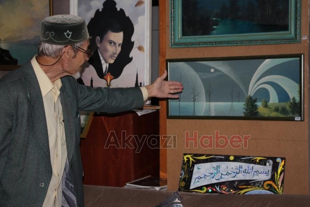 Tatar ressam, sanatını Akyazı'da sürdürüyor