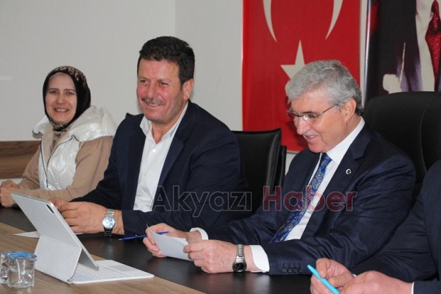Ekrem Yüce'den AK Parti ve MHP Akyazı İlçe Başkanlıklarını ziyaret