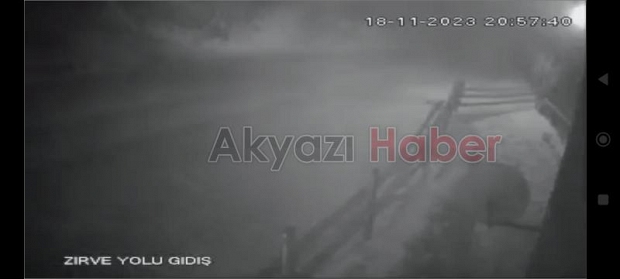 Akyazı'ya mevsimin ilk karı düştü