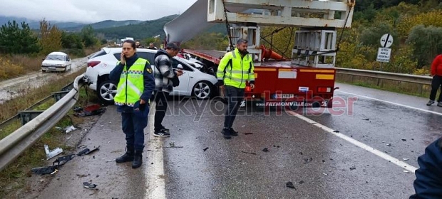 Araçları altına alıp metrelerce sürükledi