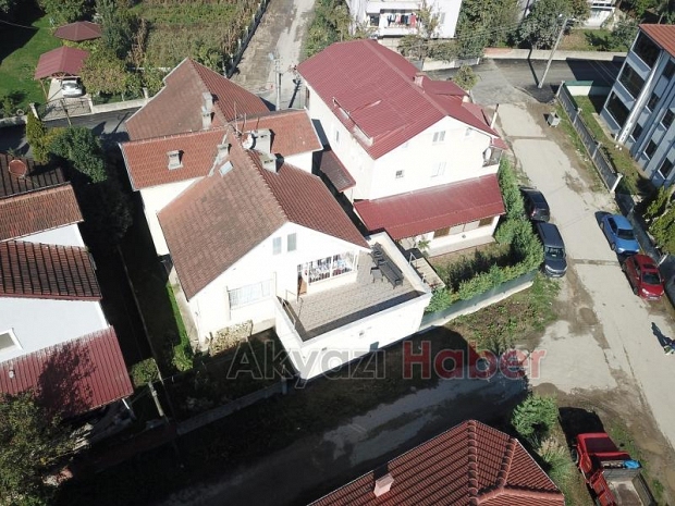 Merkezde, Değerli Konumda 3 Katlı Müstakil Ev!