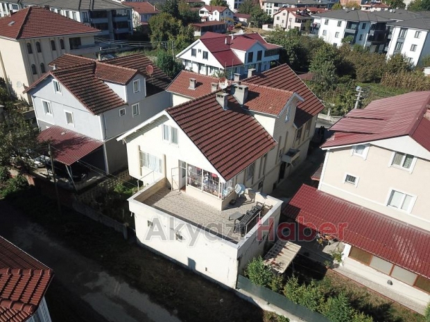 Merkezde, Değerli Konumda 3 Katlı Müstakil Ev!