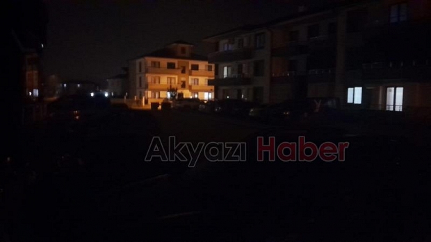 Akyazı'da vatandaşın sokak lambası tepkisi