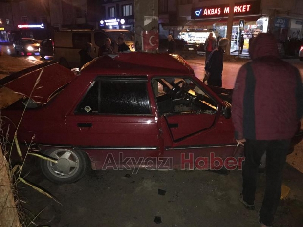 Akyazıda feci kaza sürücü öldü
