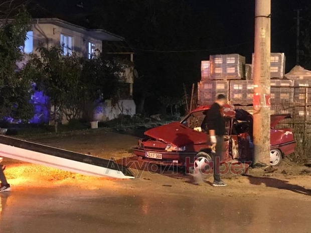 Akyazıda feci kaza sürücü öldü