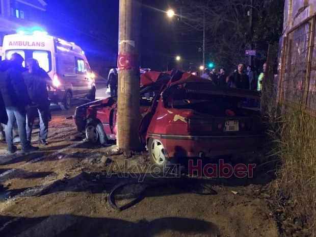 Akyazıda feci kaza sürücü öldü