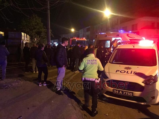 Akyazıda feci kaza sürücü öldü