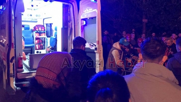 Akyazıda feci kaza sürücü öldü