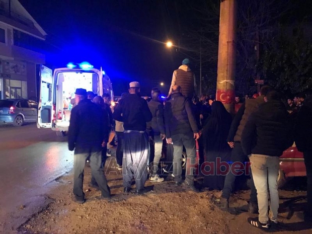 Akyazıda feci kaza sürücü öldü