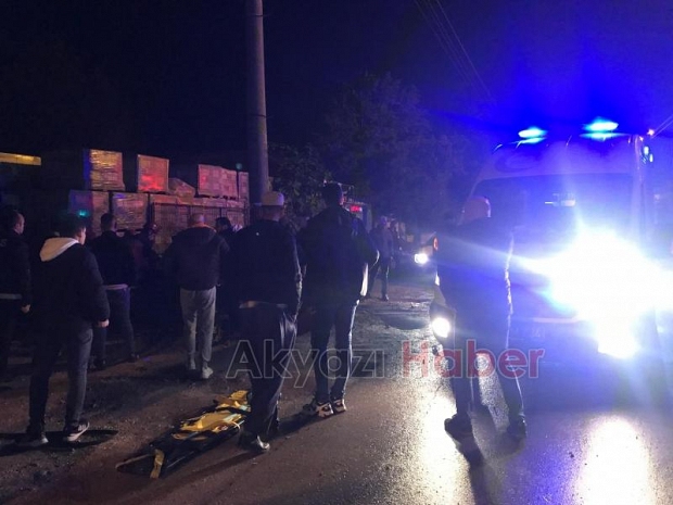 Akyazıda feci kaza sürücü öldü
