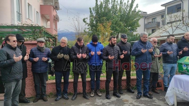 İrfan Sezgin defnedildi