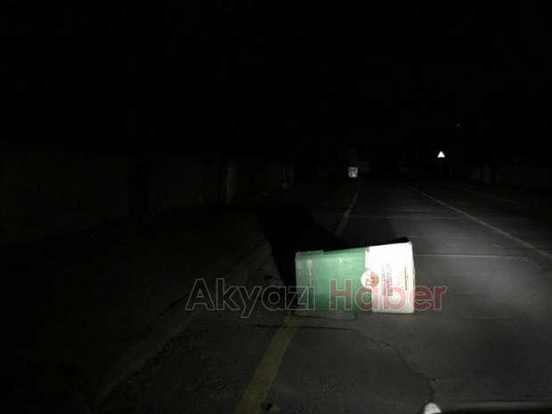 Fırtına Akyazıyı yıkıp geçti