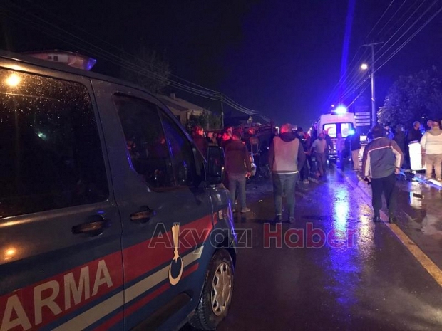 Kuzuluk yolunda zincirleme kaza 4 yaralı