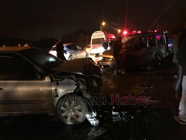 Kuzuluk yolunda zincirleme kaza 4 yaralı