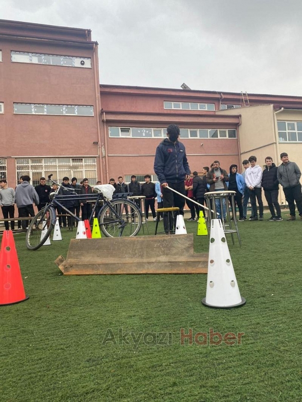 SUBÜ öğrencilerinden anlamlı etkinlik