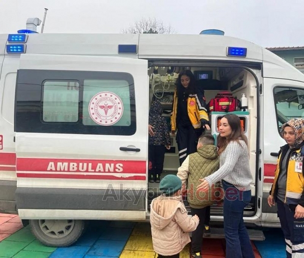 Cumhuriyet Anaokulu öğrencilerine ambulans tanıtıldı