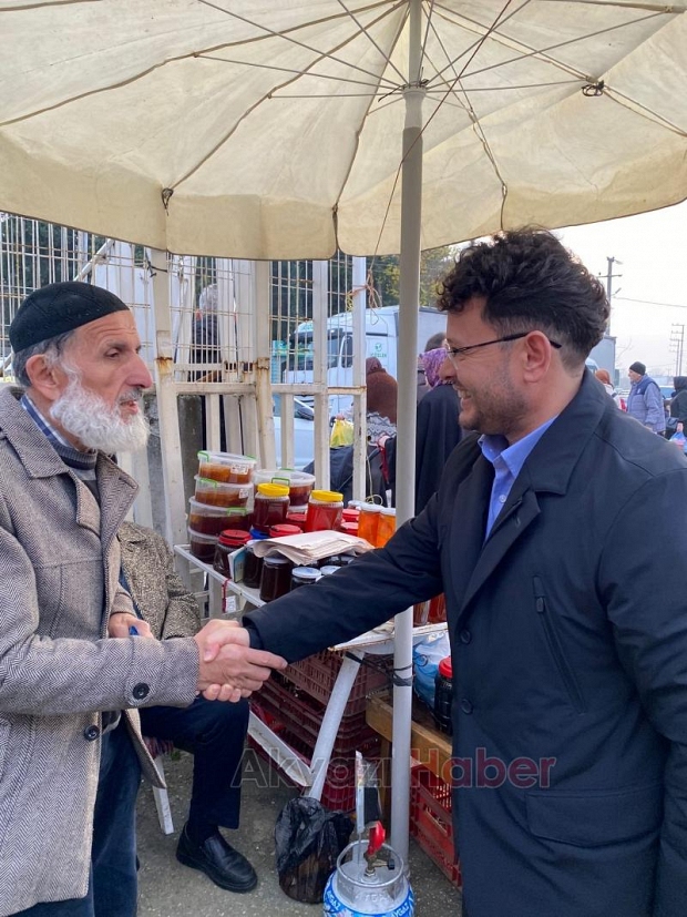 Murat Tepeçınar'dan pazar esnafı ve vatandaşları ziyaret