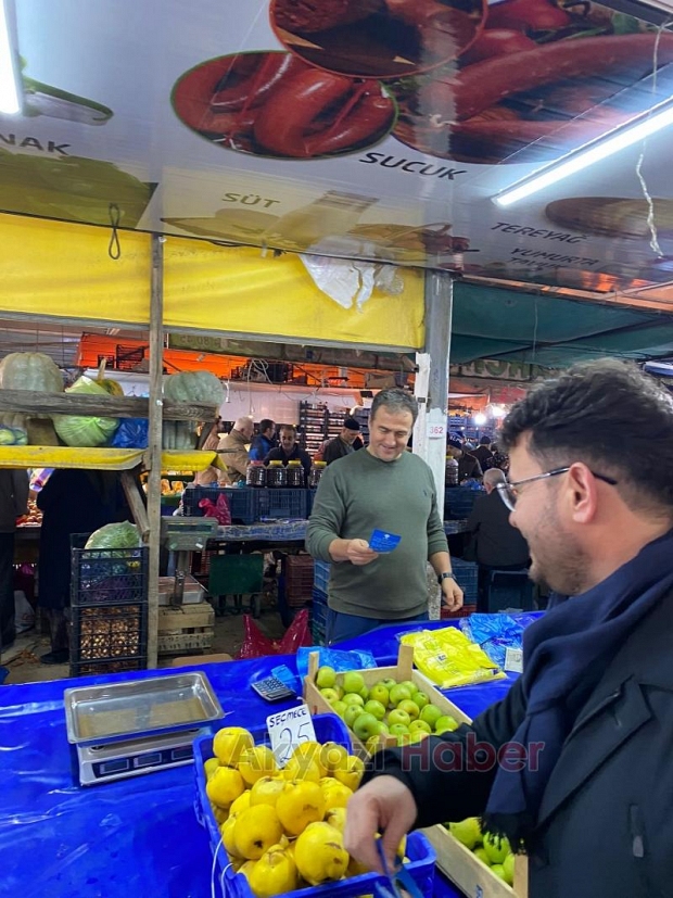 Murat Tepeçınar'dan pazar esnafı ve vatandaşları ziyaret
