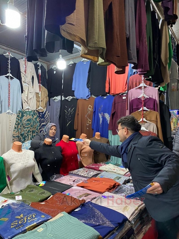 Murat Tepeçınar'dan pazar esnafı ve vatandaşları ziyaret