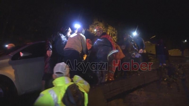 Arama kurtarma ekibi de toprak altında kaldı