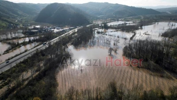 Sakarya Nehri taştı
