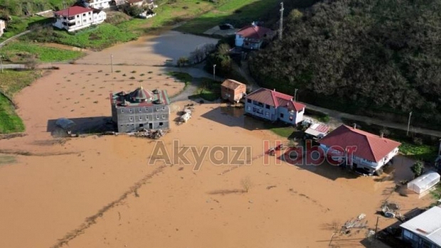 Sakarya Nehri taştı