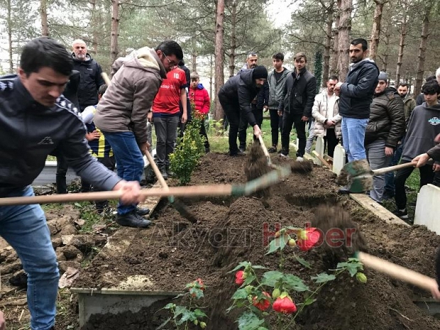 kaza kurbanı sürücü toprağa verildi
