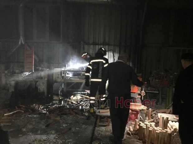 Akyazı'da atölye yangını