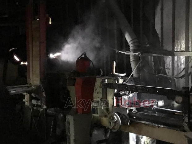 Akyazı'da atölye yangını