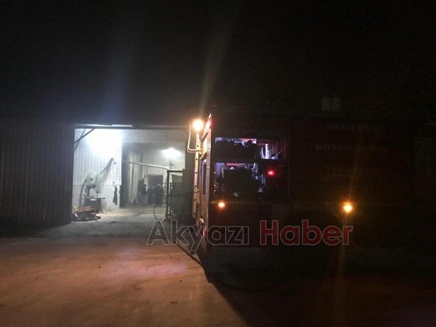 Akyazı'da atölye yangını